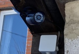 Установка камеры видеонаблюдения в загородном доме